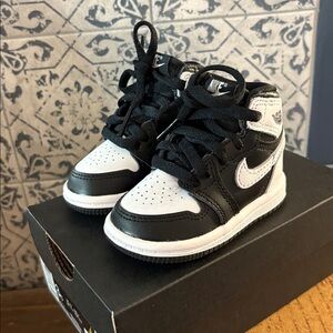 Jordan 1 Retro High OG Black White Sneakers 3C